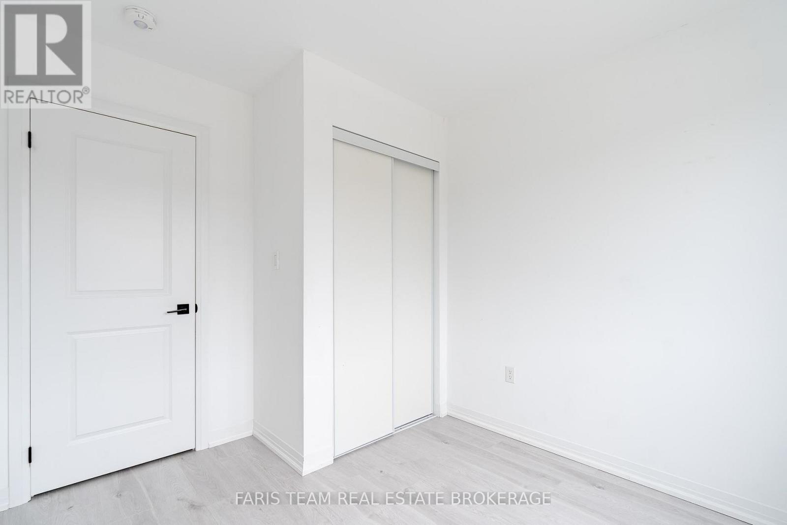 42 Fairlane Avenue, Barrie (Painswick South), Ontario  L9J 0M9 - Photo 27 - S13079640