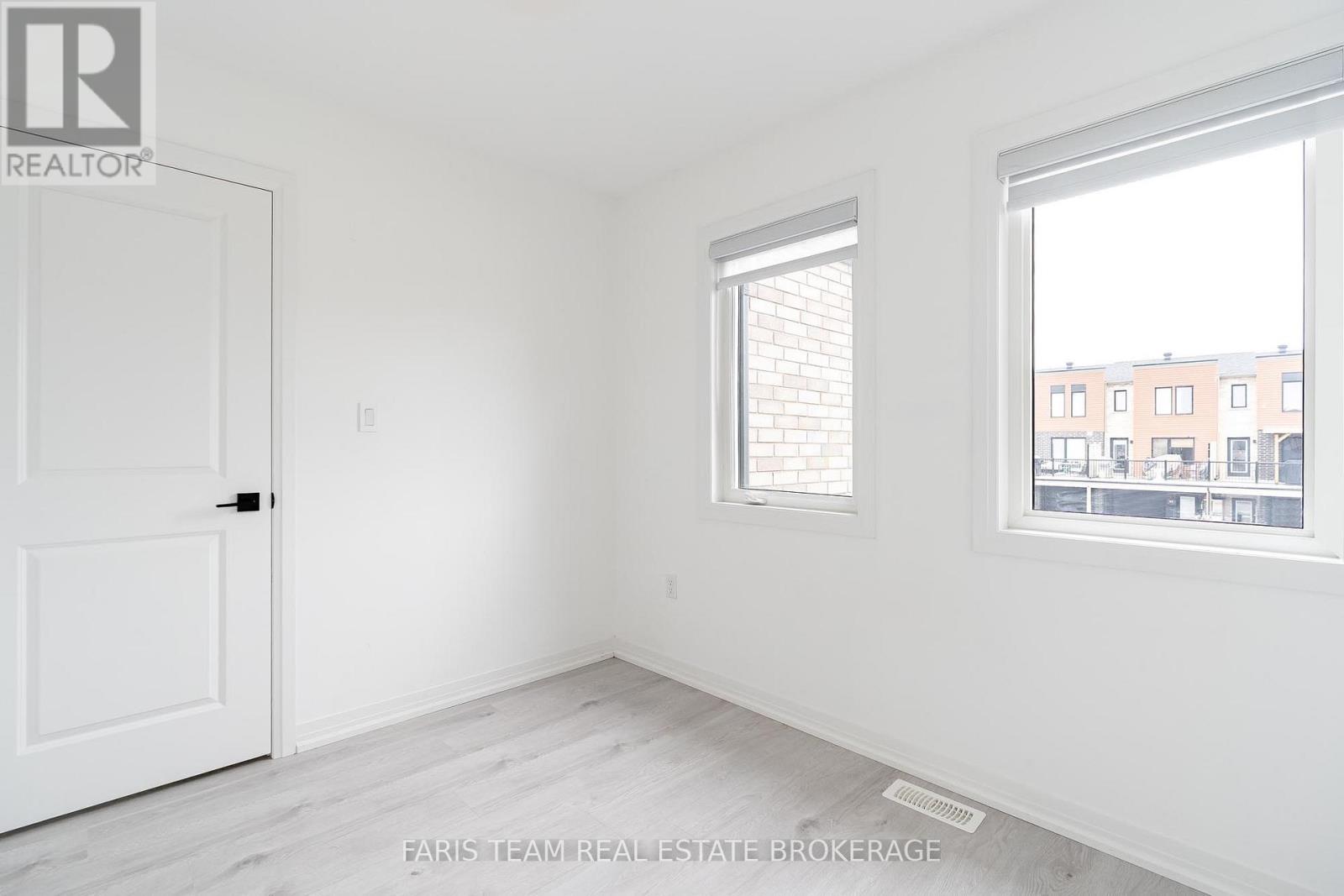 42 Fairlane Avenue, Barrie (Painswick South), Ontario  L9J 0M9 - Photo 29 - S13079640