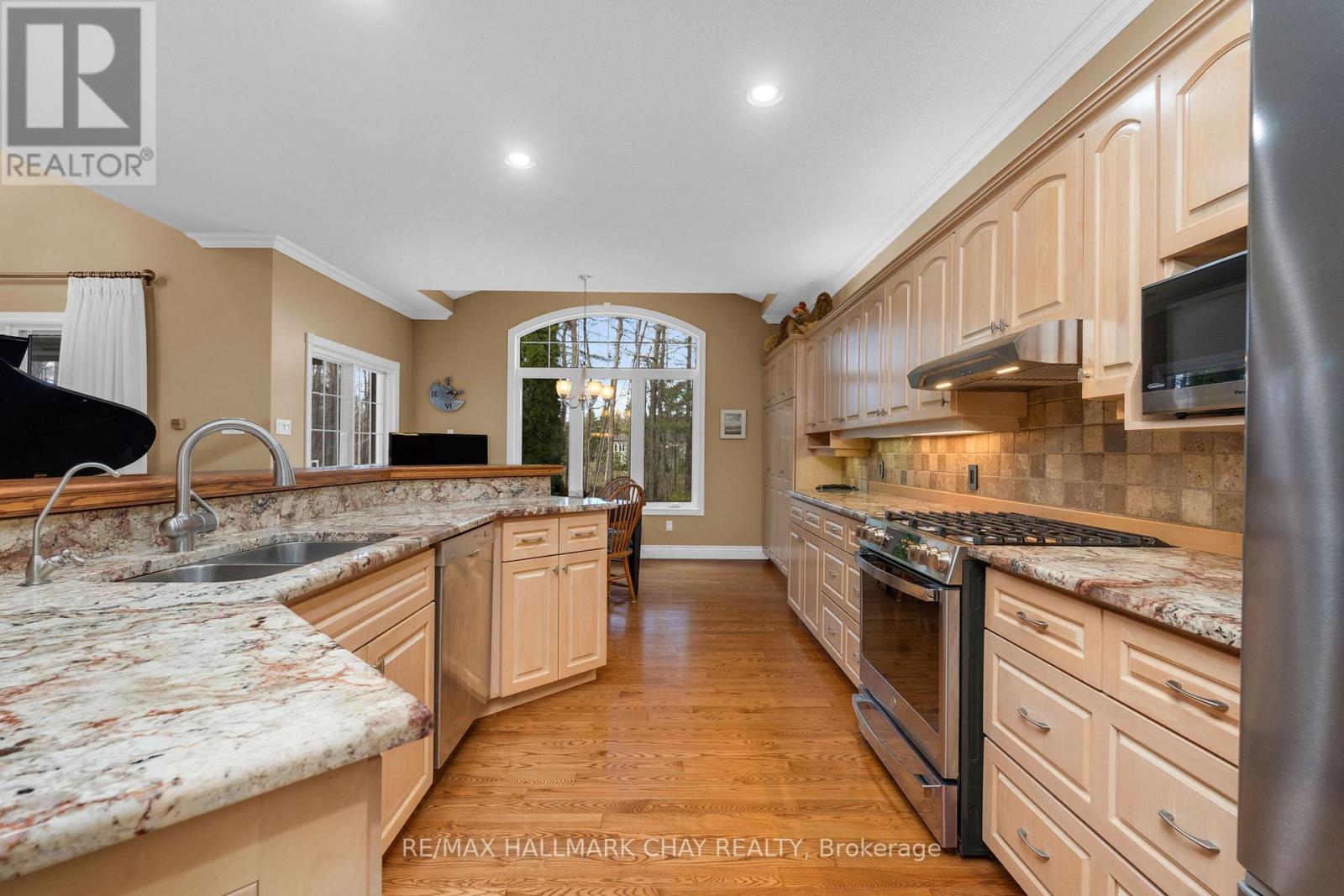 16 Chestnut Lane, Oro-Medonte, Ontario  L0L 2L0 - Photo 10 - S13079822