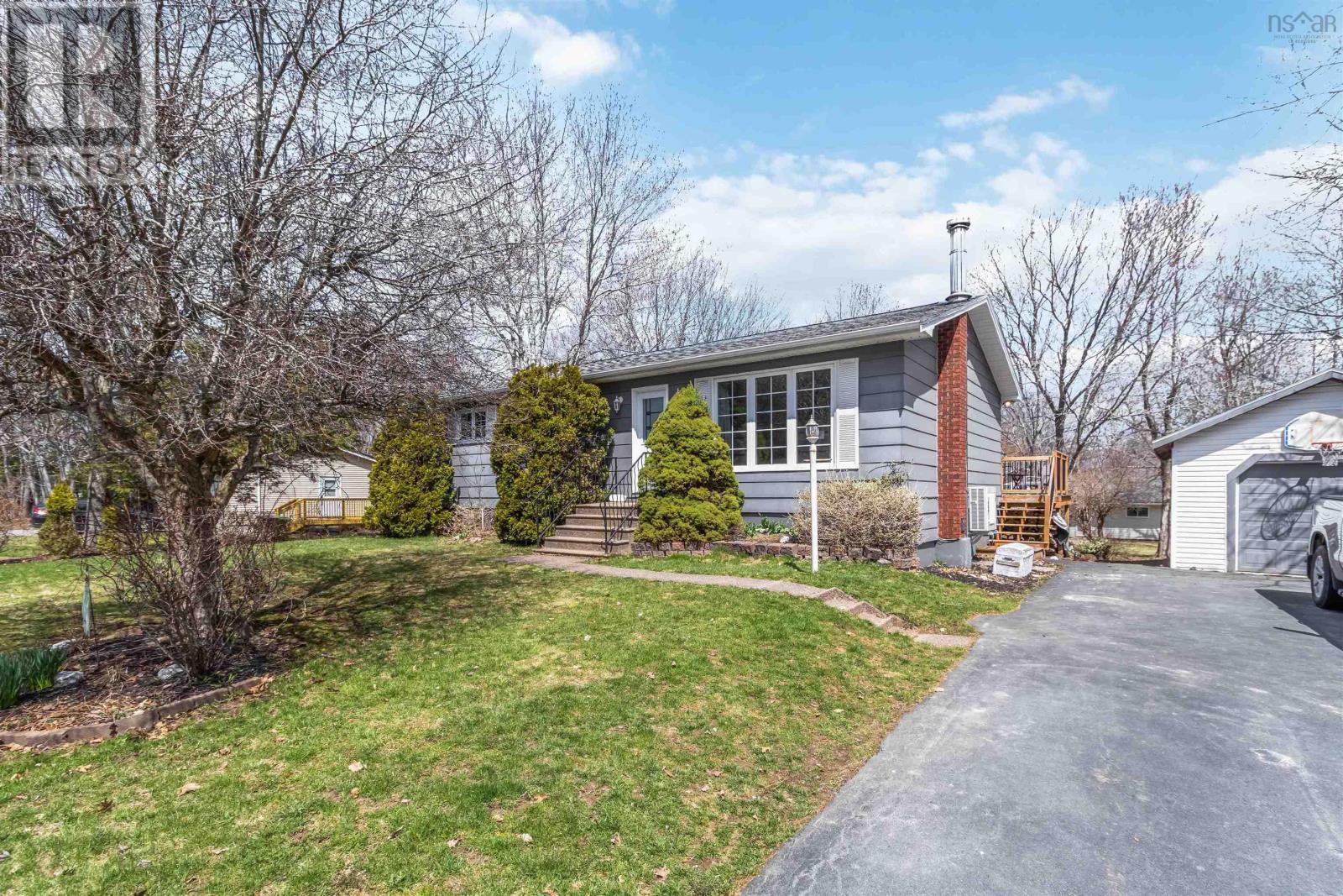 63 Desbrisay Drive, Bridgewater, Nova Scotia  B4V 3E3 - Photo 1 - 202608500