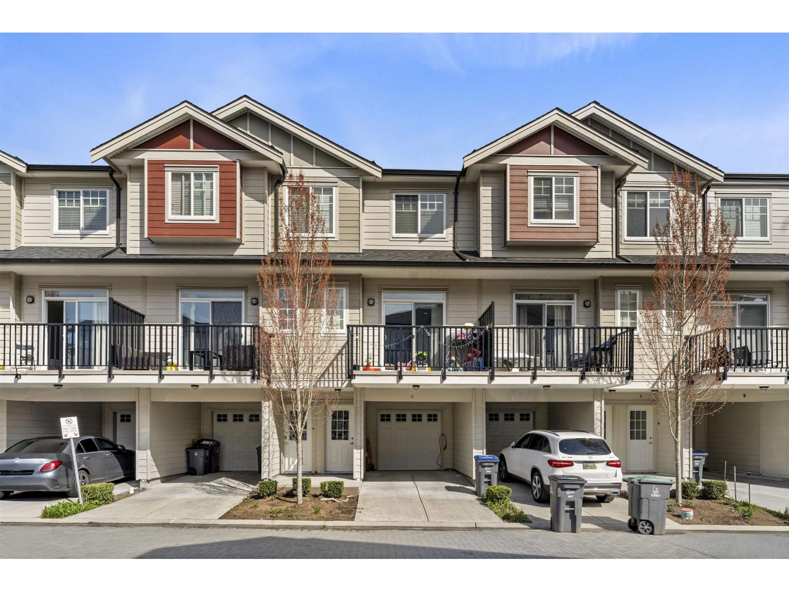 11 13898 64 AVENUE, Surrey, British Columbia