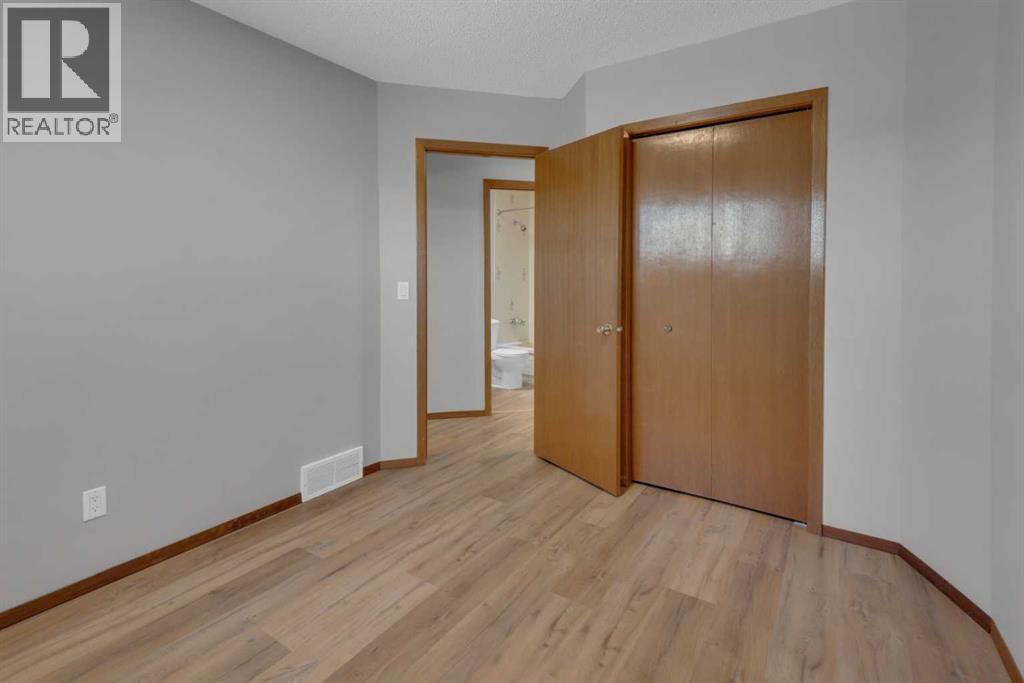 260 Hawkwood Boulevard Nw, Calgary, Alberta  T3G 3E8 - Photo 25 - A2306793
