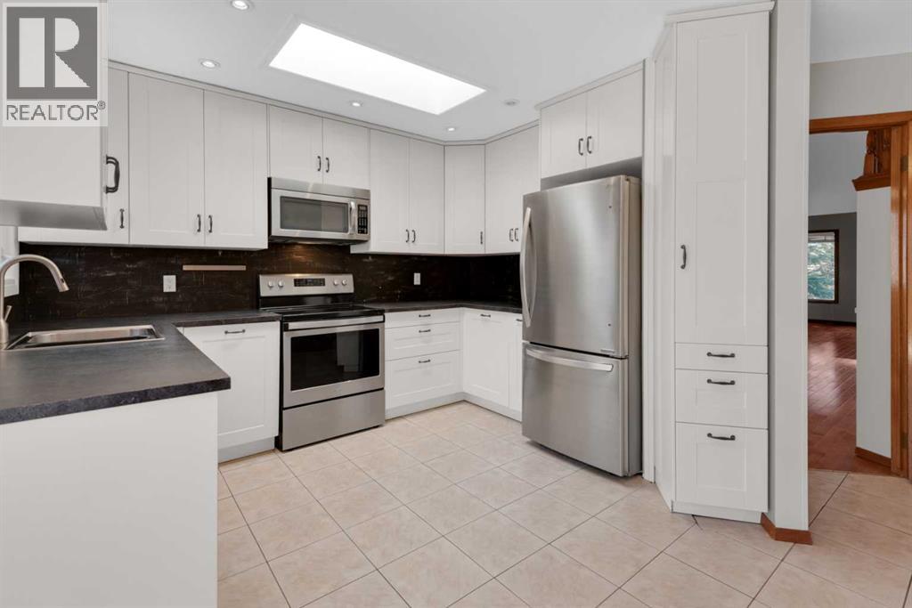 260 Hawkwood Boulevard Nw, Calgary, Alberta  T3G 3E8 - Photo 7 - A2306793