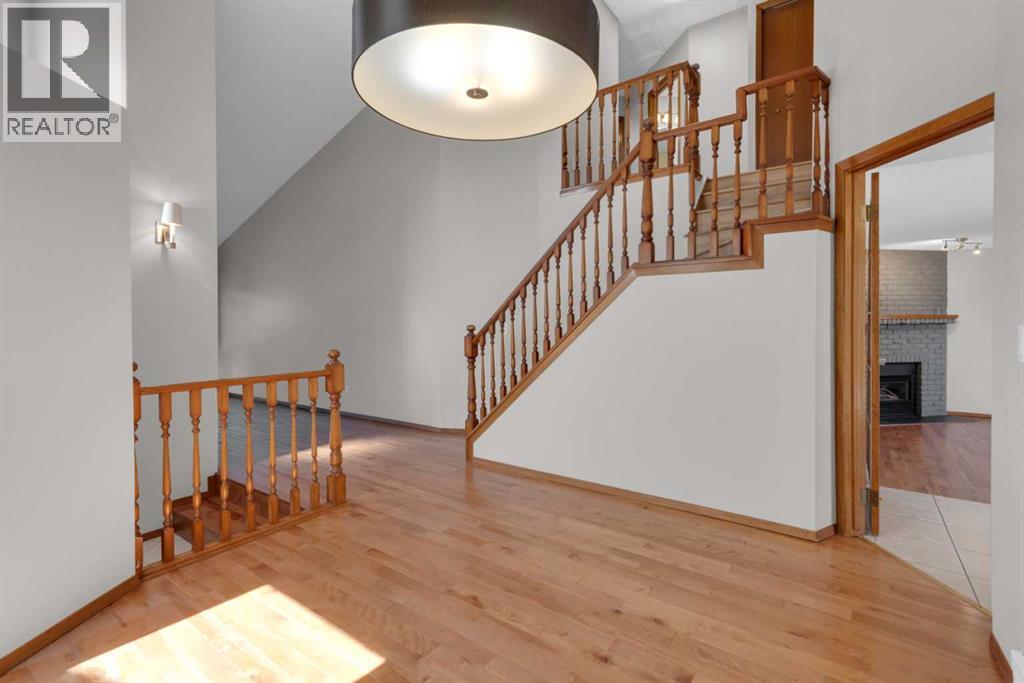260 Hawkwood Boulevard Nw, Calgary, Alberta  T3G 3E8 - Photo 6 - A2306793