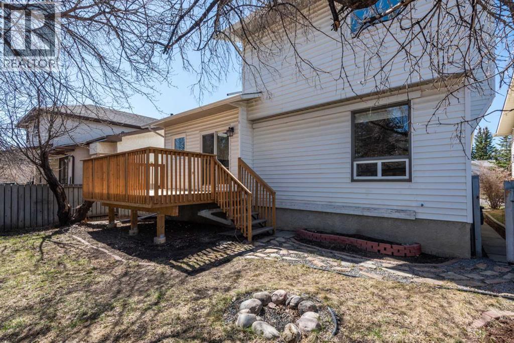 260 Hawkwood Boulevard Nw, Calgary, Alberta  T3G 3E8 - Photo 31 - A2306793