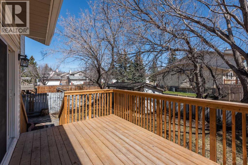 260 Hawkwood Boulevard Nw, Calgary, Alberta  T3G 3E8 - Photo 27 - A2306793