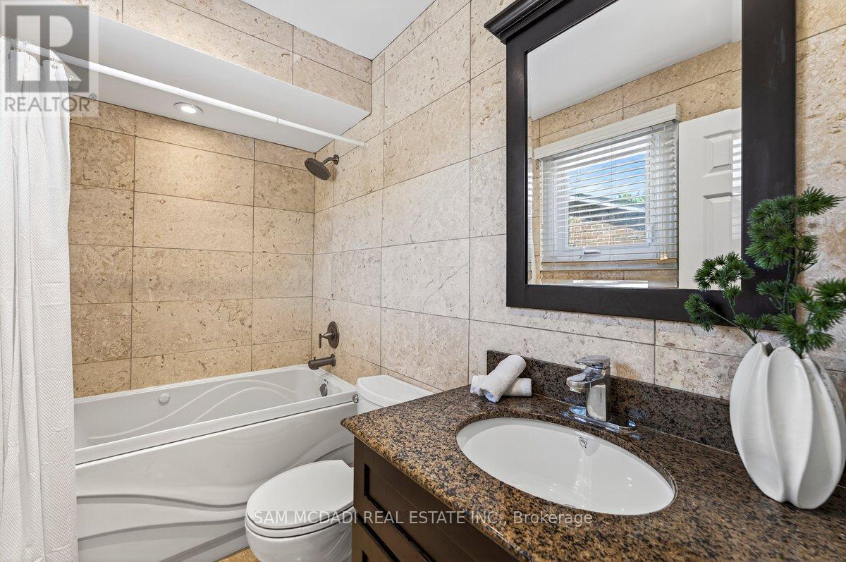 1779 Fifeshire Court, Mississauga, Ontario  L5L 2T3 - Photo 19 - W13079546