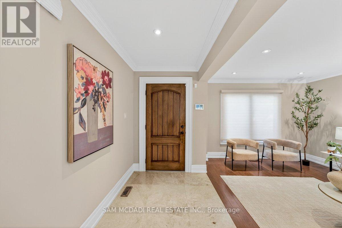1779 Fifeshire Court, Mississauga, Ontario  L5L 2T3 - Photo 2 - W13079546