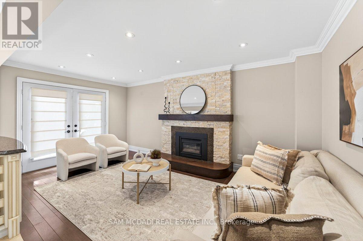 1779 Fifeshire Court, Mississauga, Ontario  L5L 2T3 - Photo 9 - W13079546
