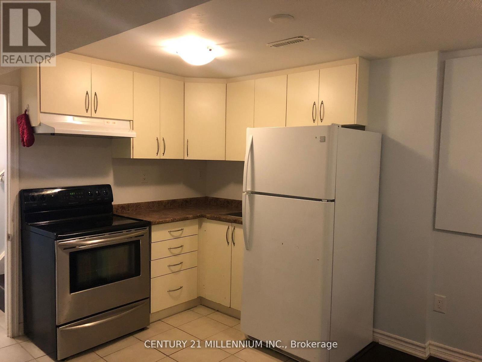 16 Albery Road, Brampton, Ontario  L7A 0K7 - Photo 37 - W13079566