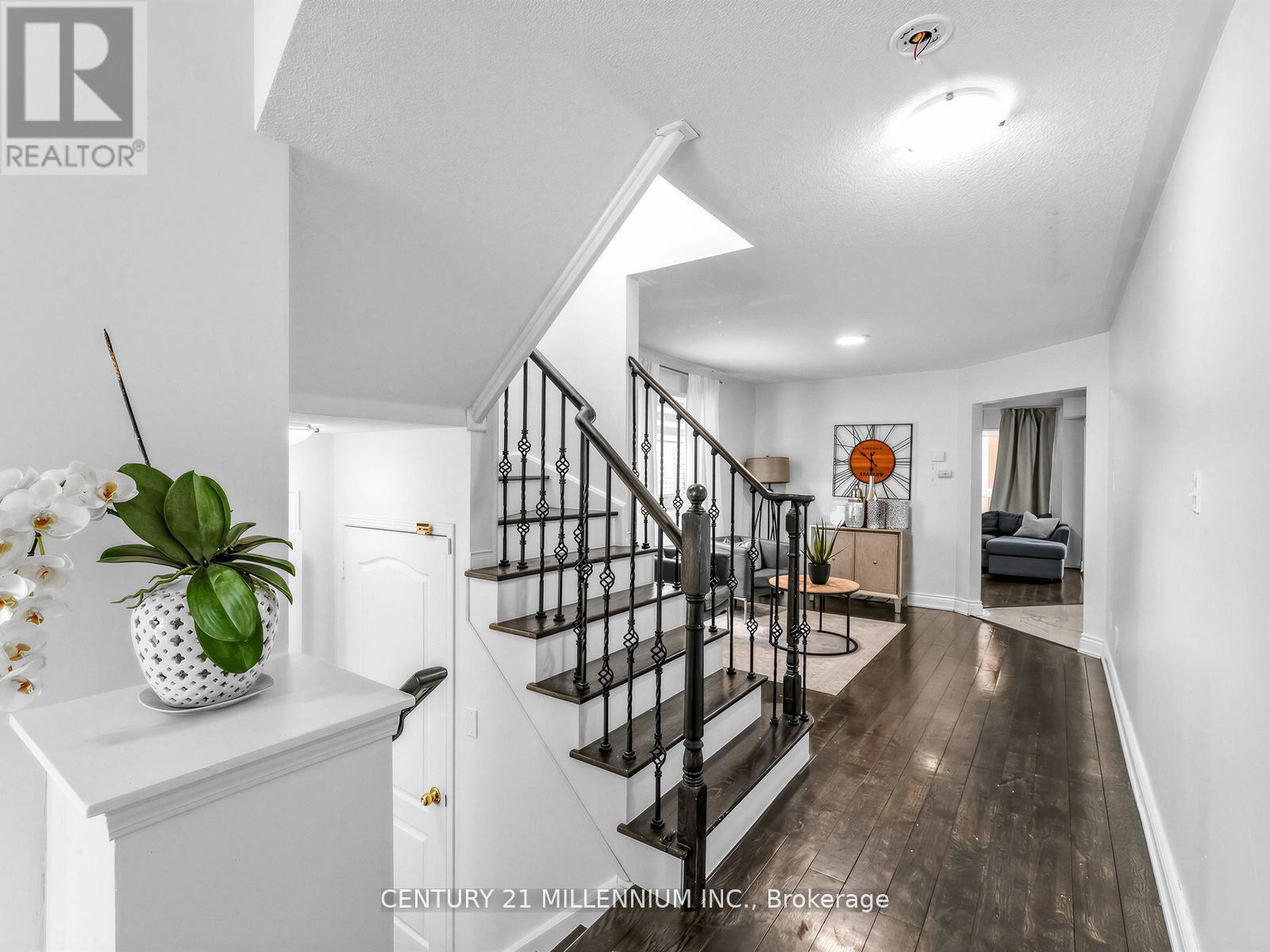 16 Albery Road, Brampton, Ontario  L7A 0K7 - Photo 5 - W13079566