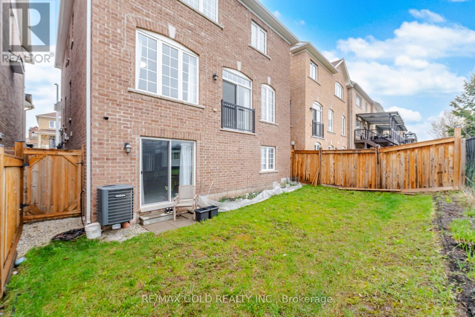 26 Geranium Crescent, Brampton, Ontario  L6Y 1N8 - Photo 19 - W13079596