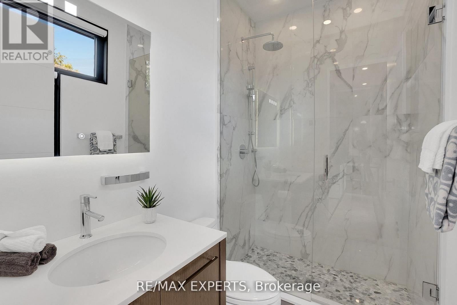 7 Woodvalley Drive, Toronto, Ontario  M9A 4H2 - Photo 27 - W13079604