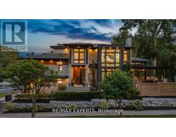7 WOODVALLEY DRIVE, Toronto, Ontario