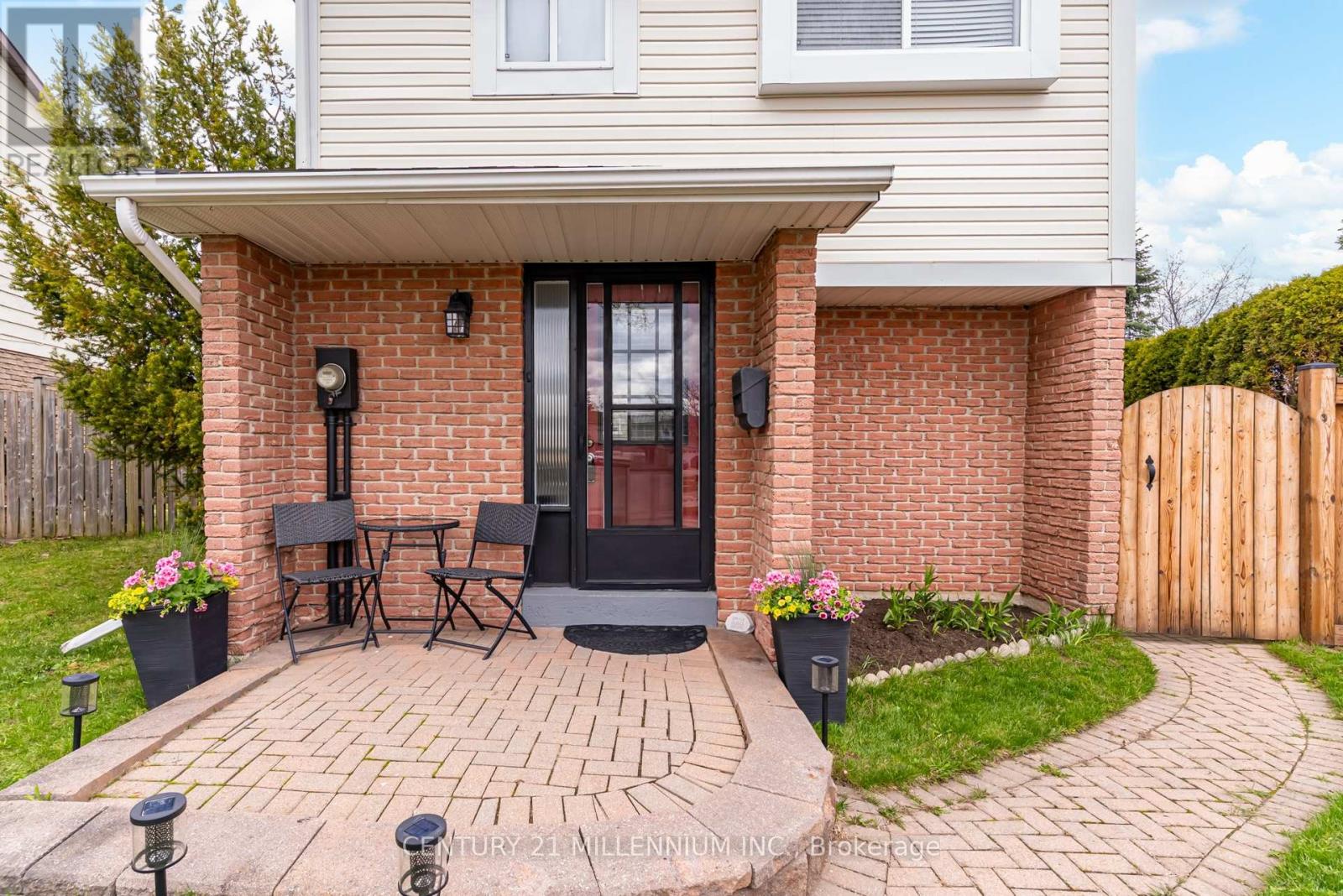 72 Karen Court, Orangeville, Ontario  L9W 3S3 - Photo 3 - W13079634