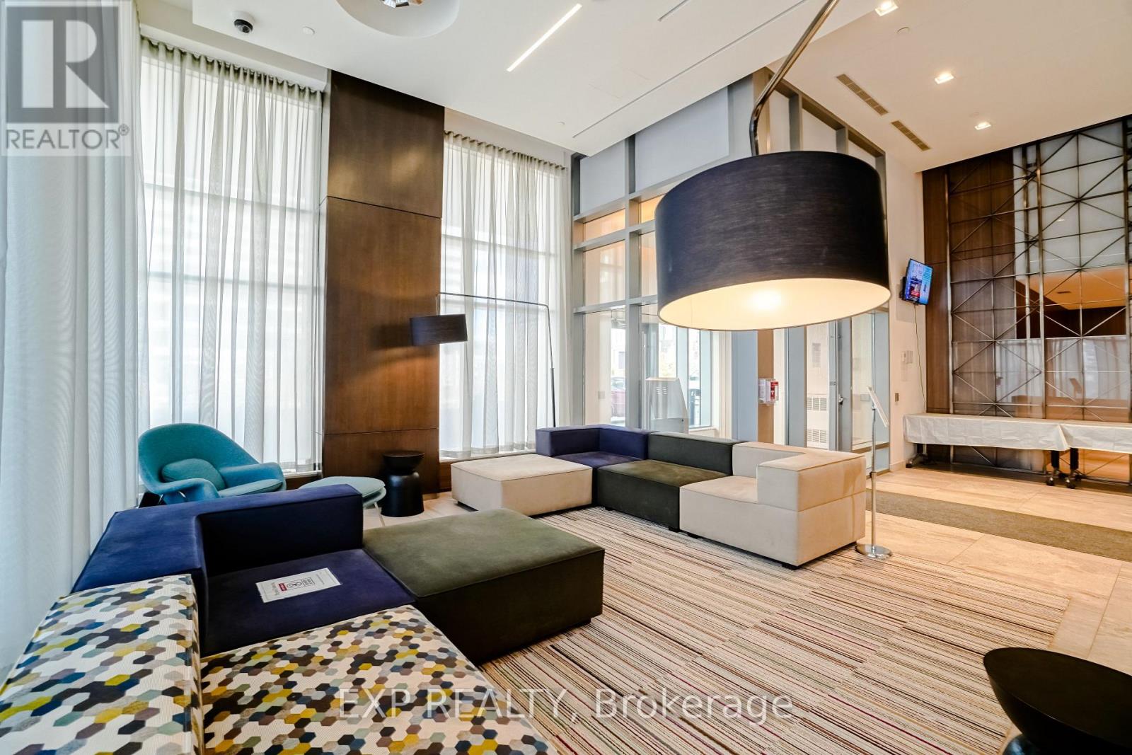2508 - 2560 Eglinton Avenue W, Mississauga, Ontario  L5M 0Y3 - Photo 2 - W13079654