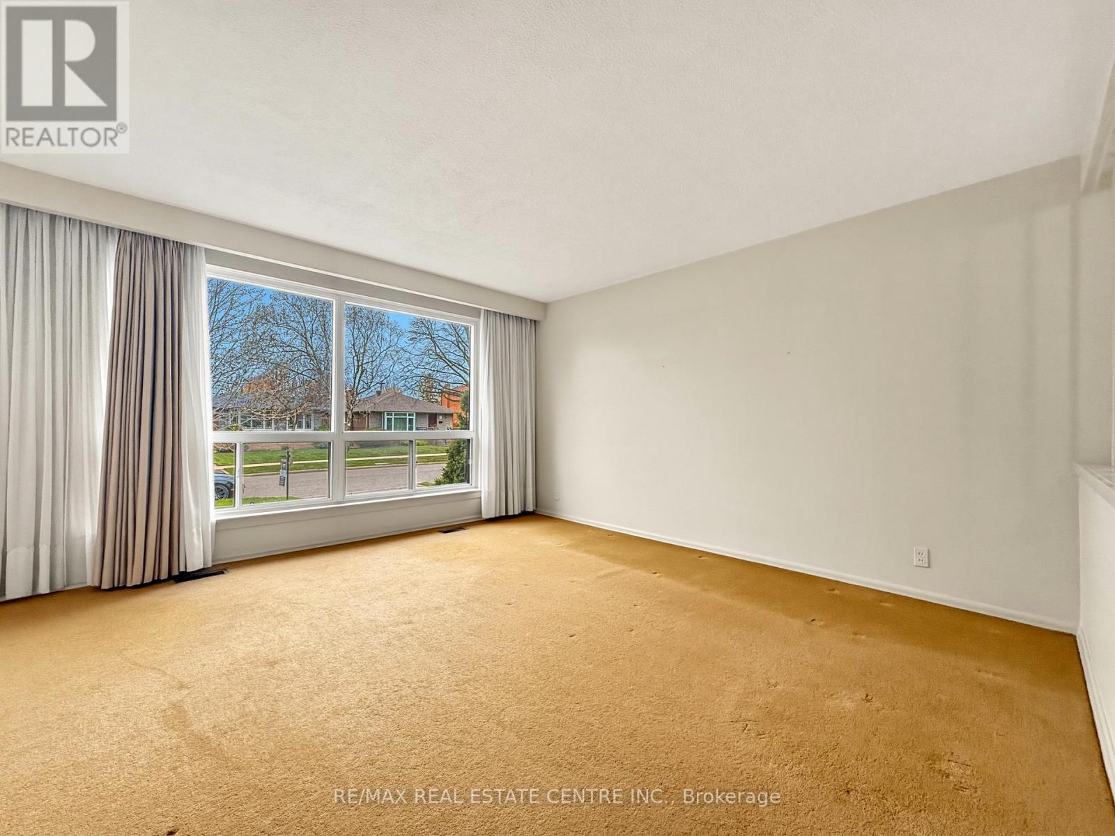 8 Powburn Place, Toronto, Ontario  M9R 2C6 - Photo 10 - W13079676