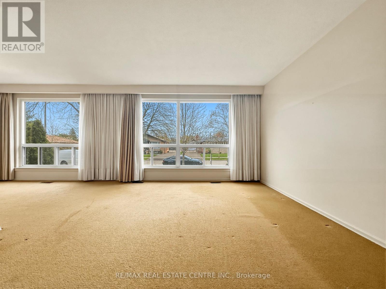 8 Powburn Place, Toronto, Ontario  M9R 2C6 - Photo 11 - W13079676