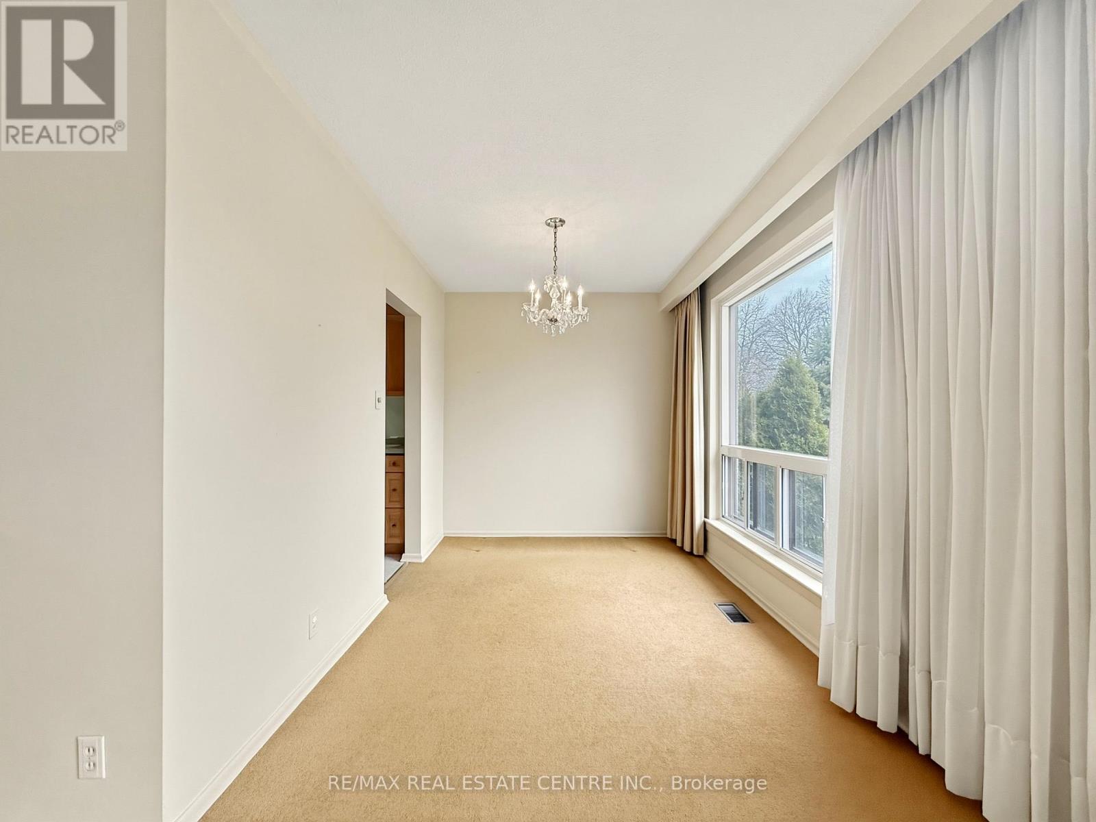 8 Powburn Place, Toronto, Ontario  M9R 2C6 - Photo 13 - W13079676