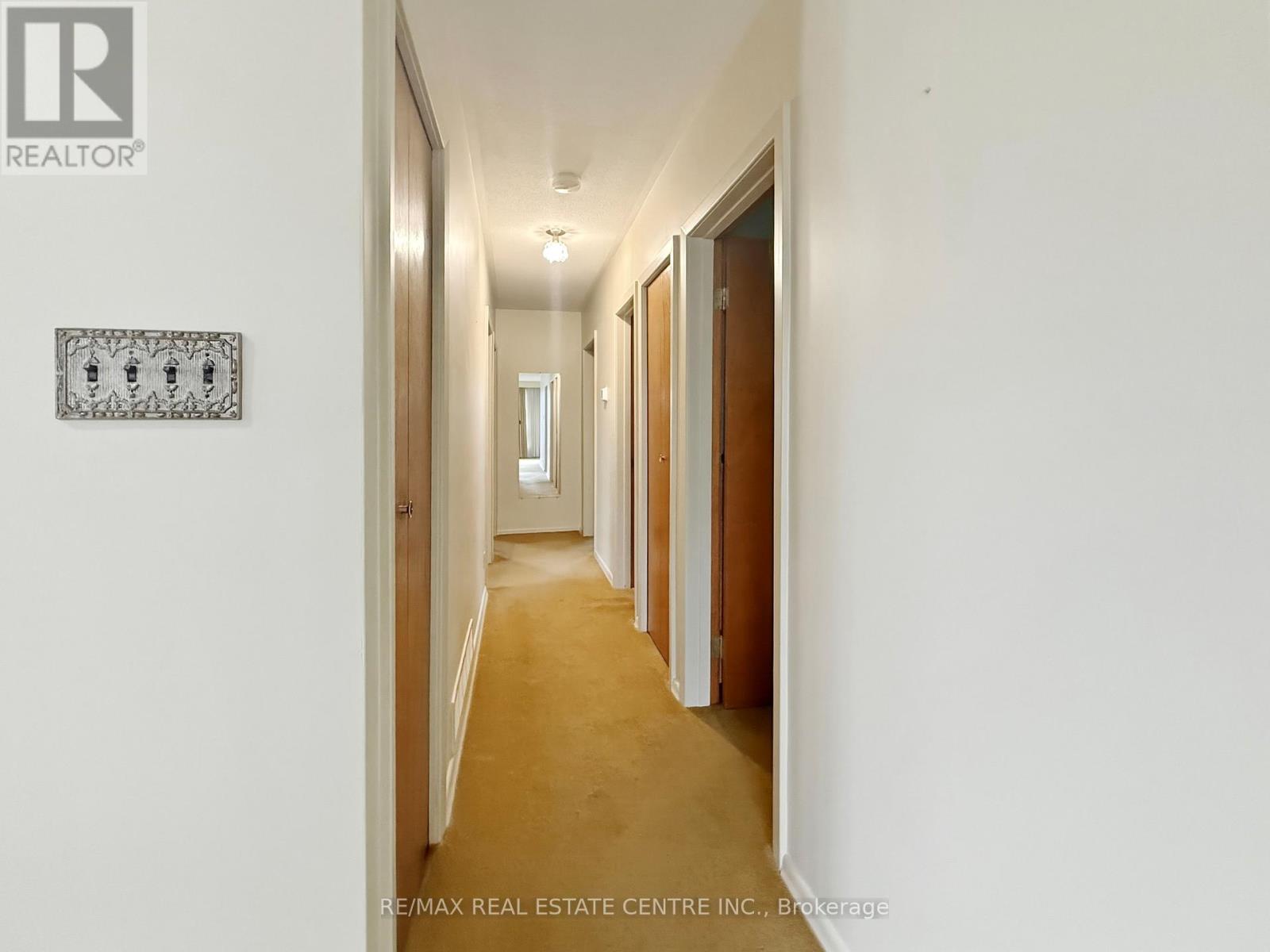 8 Powburn Place, Toronto, Ontario  M9R 2C6 - Photo 18 - W13079676