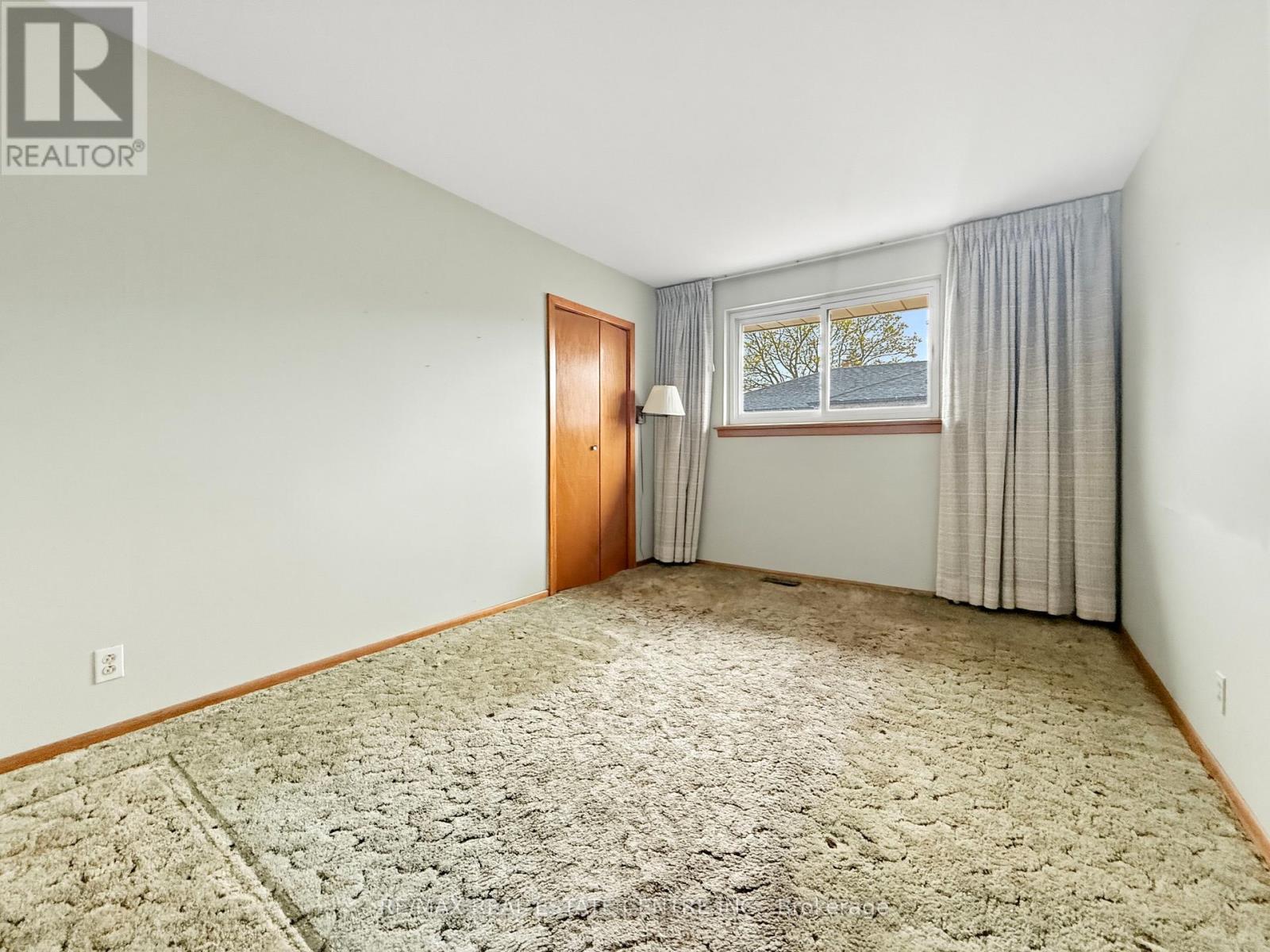 8 Powburn Place, Toronto, Ontario  M9R 2C6 - Photo 19 - W13079676
