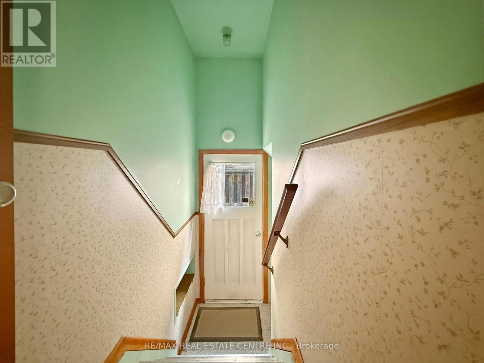 8 Powburn Place, Toronto, Ontario  M9R 2C6 - Photo 26 - W13079676