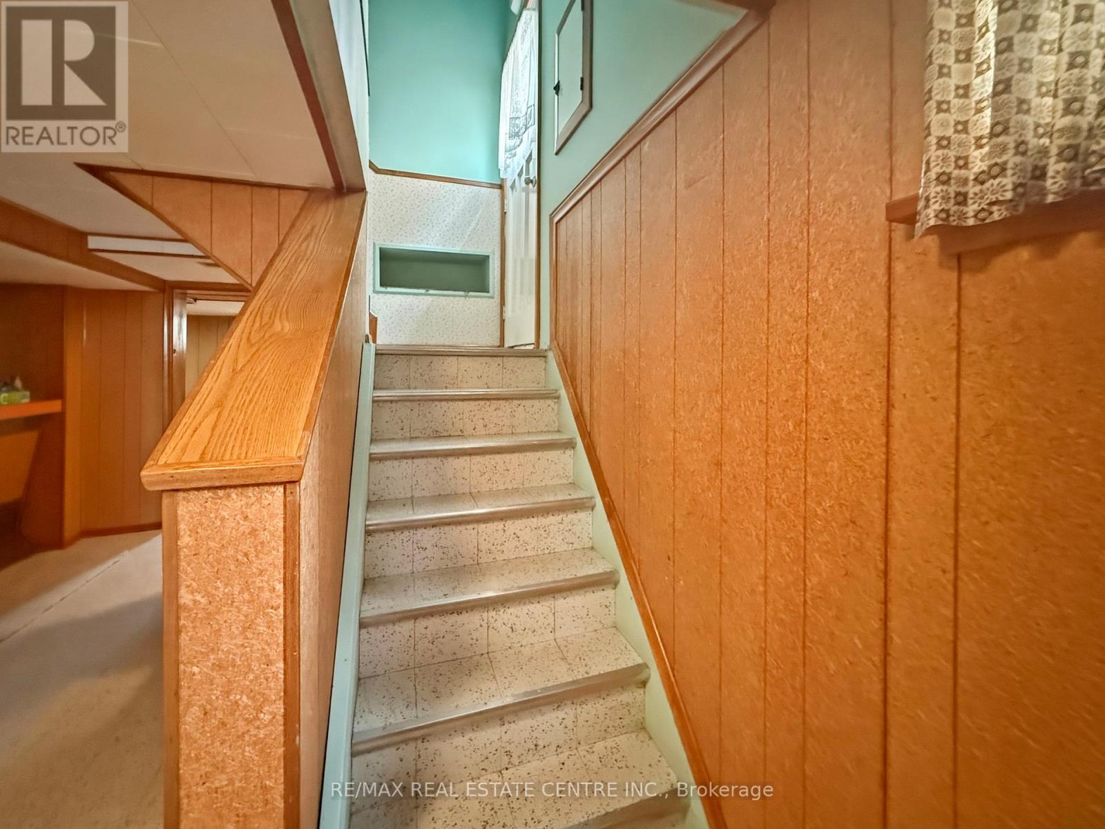 8 Powburn Place, Toronto, Ontario  M9R 2C6 - Photo 27 - W13079676