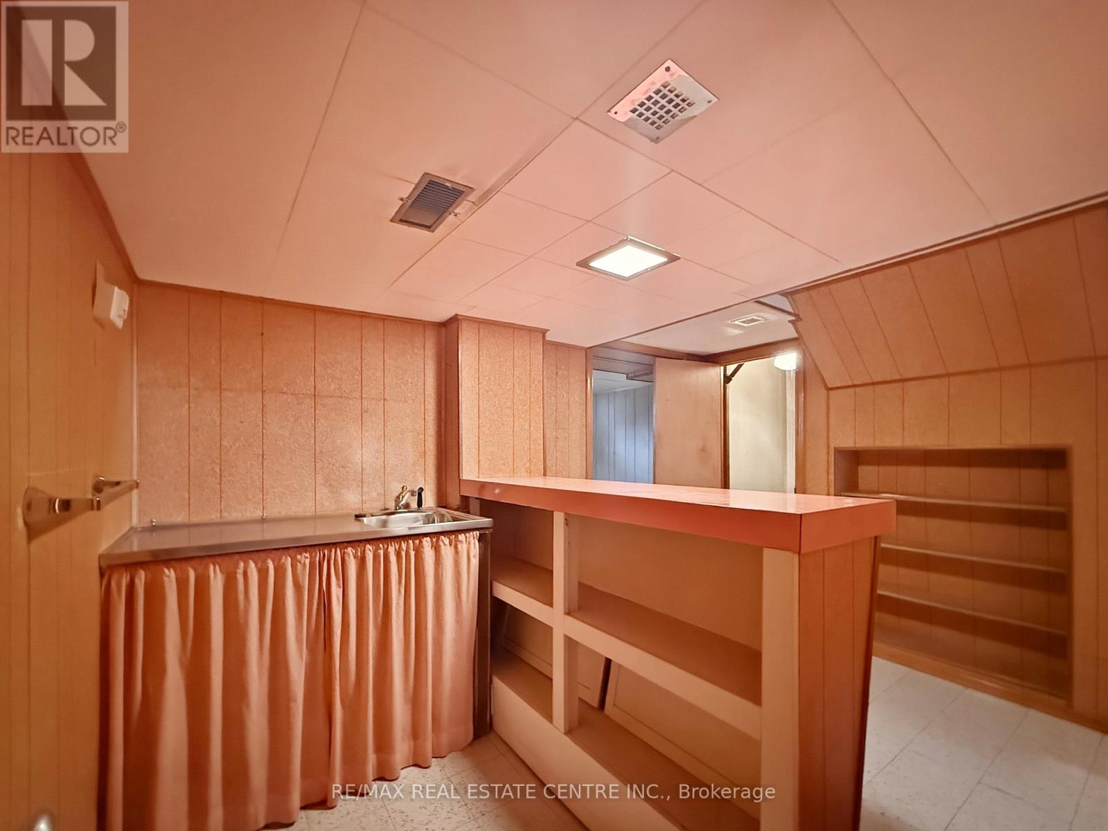 8 Powburn Place, Toronto, Ontario  M9R 2C6 - Photo 32 - W13079676