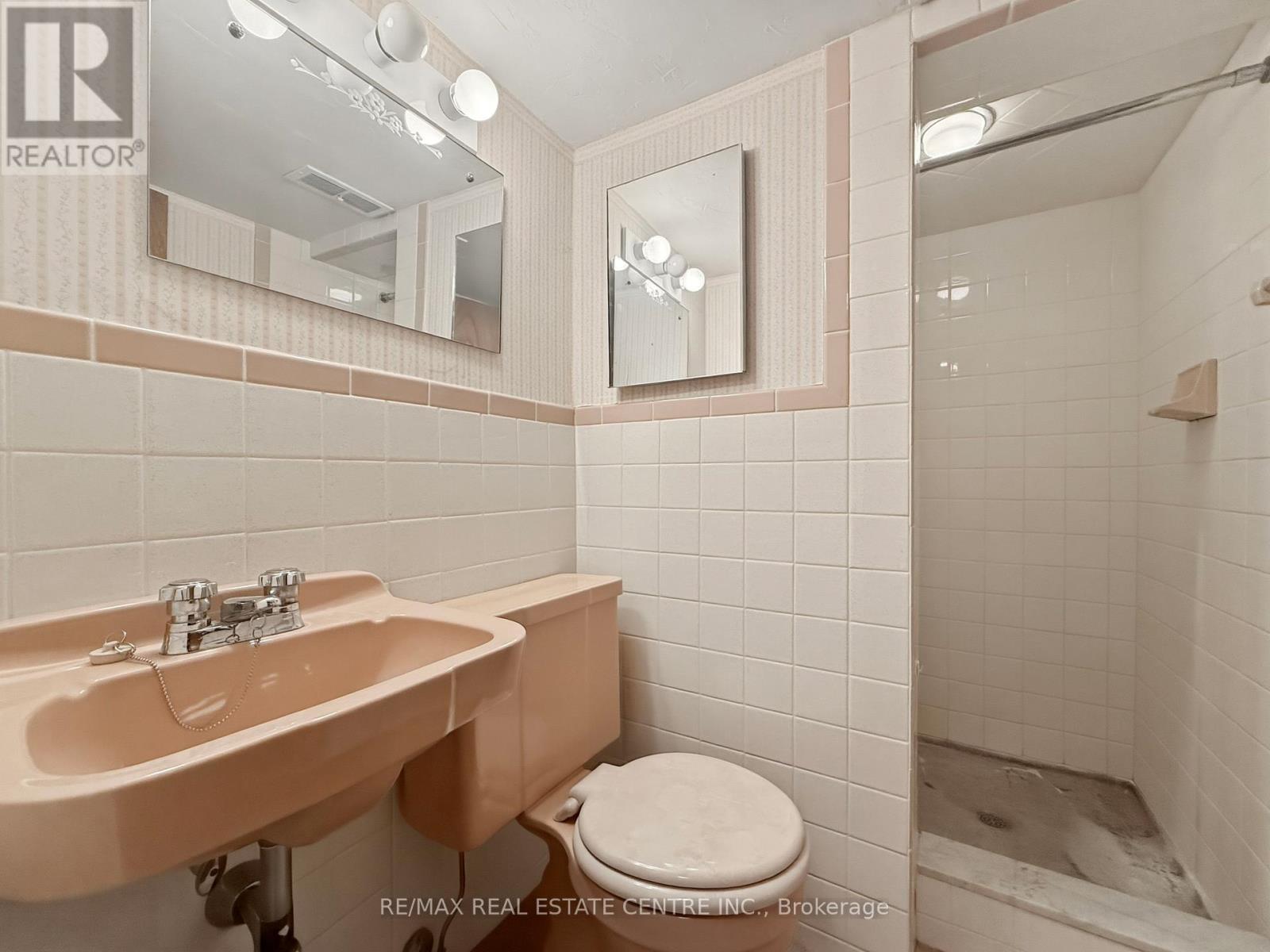 8 Powburn Place, Toronto, Ontario  M9R 2C6 - Photo 33 - W13079676