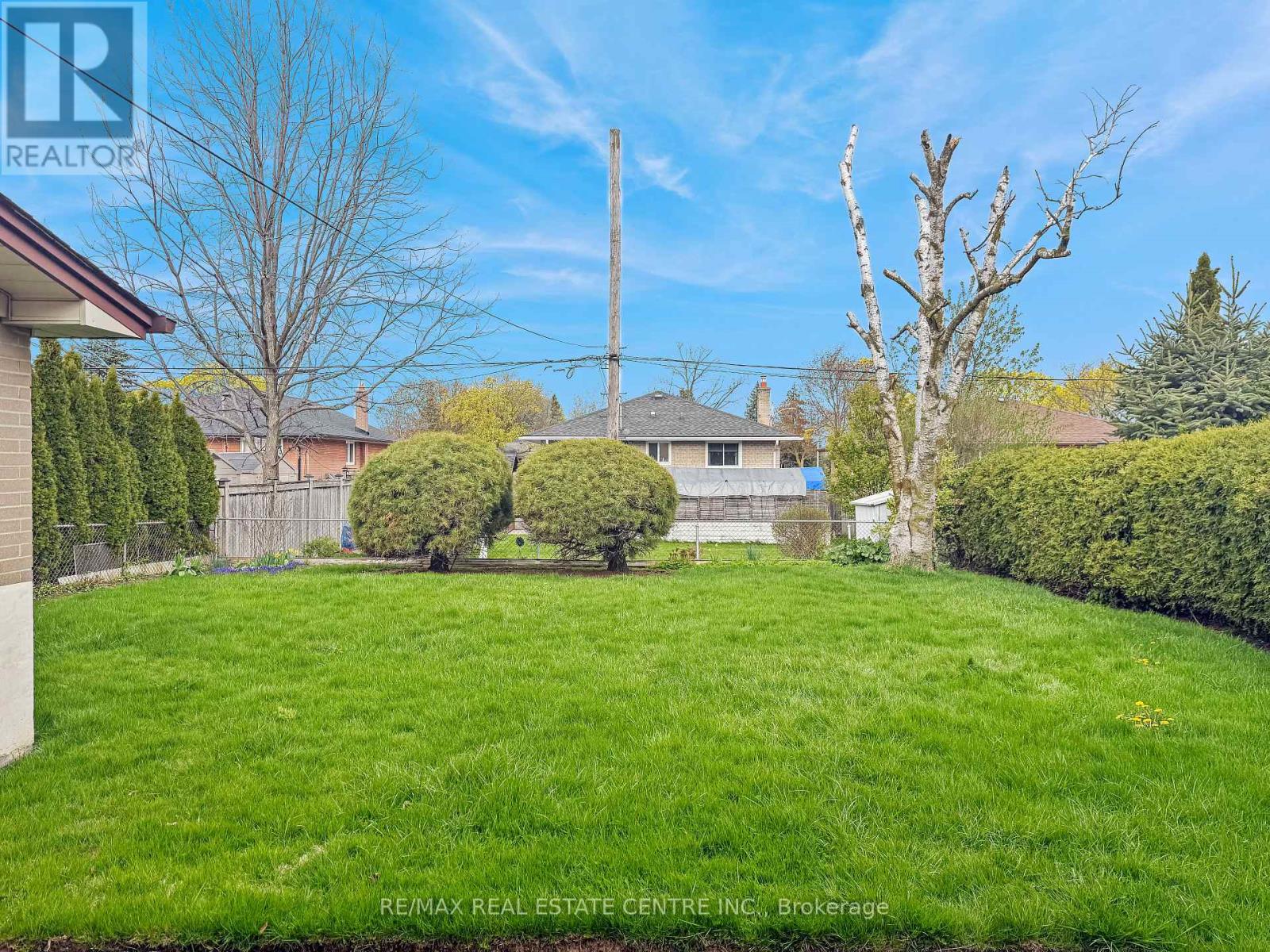 8 Powburn Place, Toronto, Ontario  M9R 2C6 - Photo 35 - W13079676