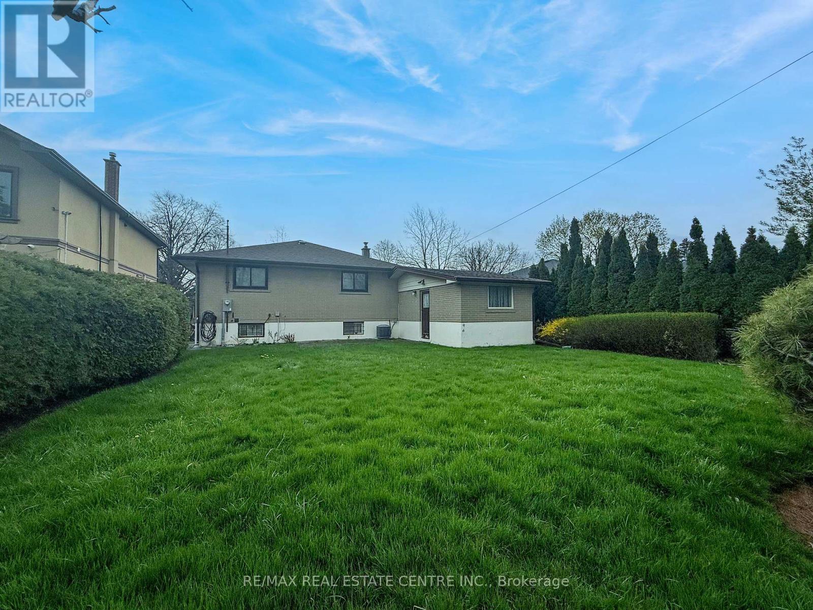 8 Powburn Place, Toronto, Ontario  M9R 2C6 - Photo 36 - W13079676