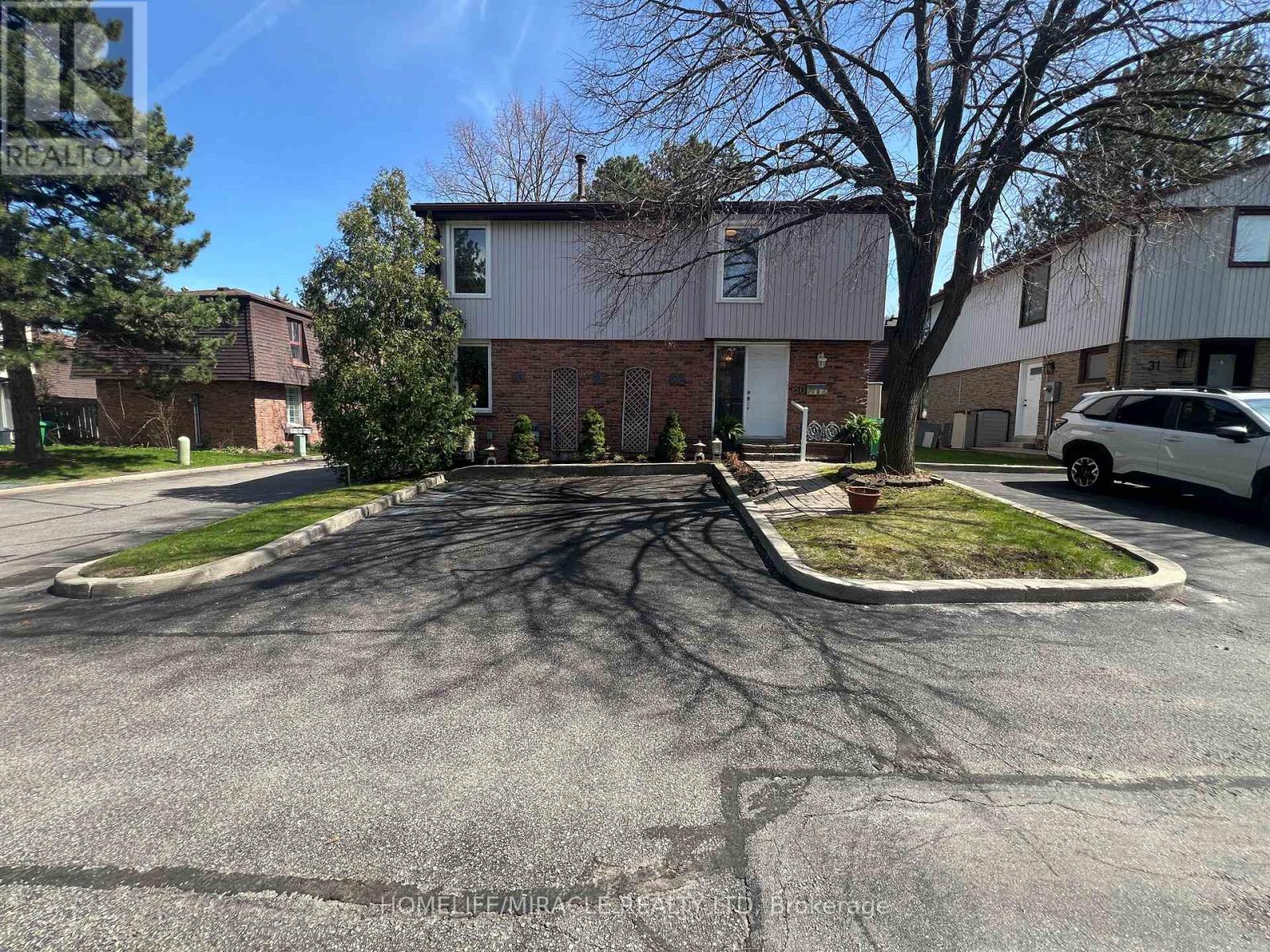 30 - 59 KENNINGHALL BOULEVARD, Mississauga, Ontario