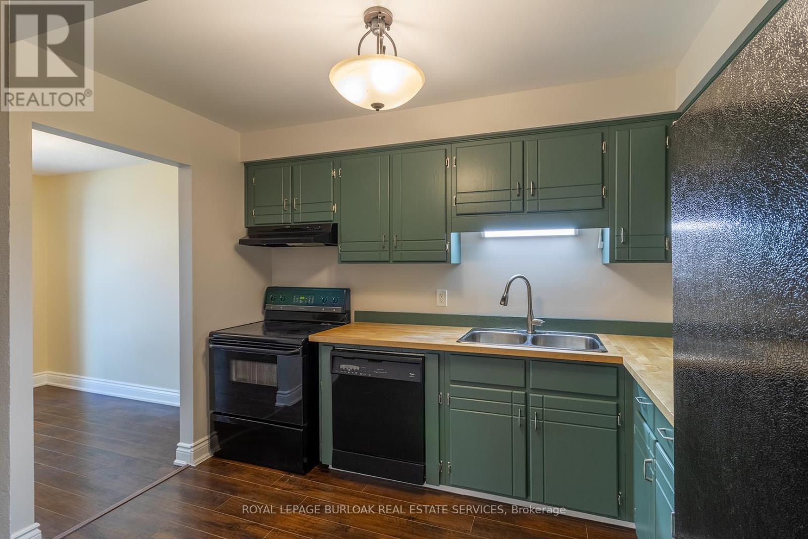58 Romy Crescent, Thorold, Ontario  L2V 4T6 - Photo 4 - X12649282
