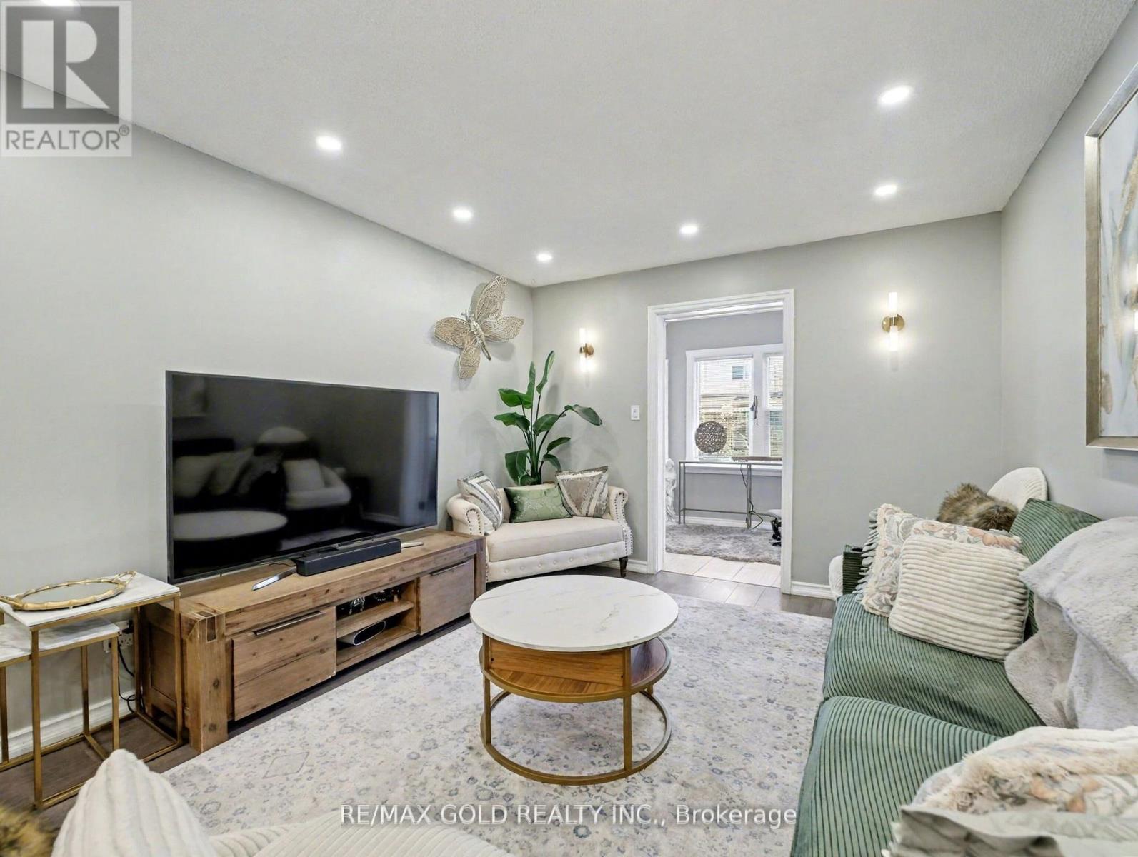 75 Chestnut Avenue, Hamilton, Ontario  L8L 6K8 - Photo 5 - X12678700