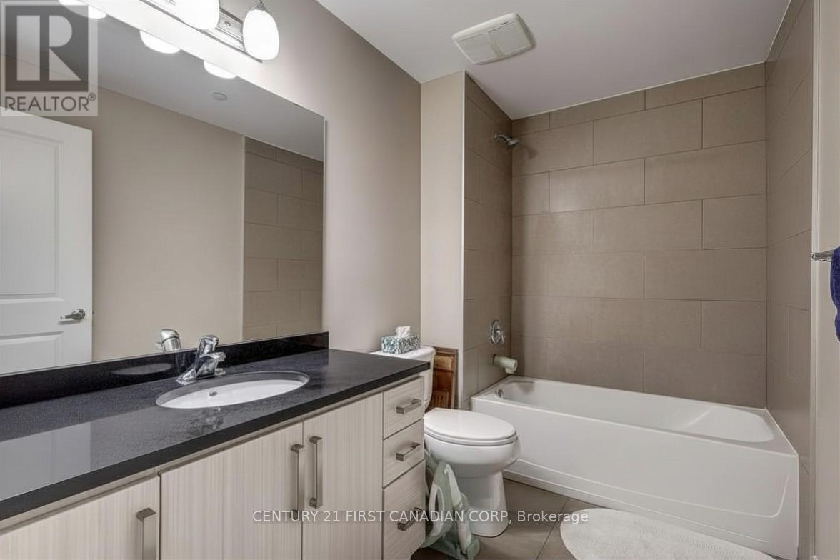 410 - 89 Ridout Street S, London South, Ontario  N6C 3X2 - Photo 12 - X12921986