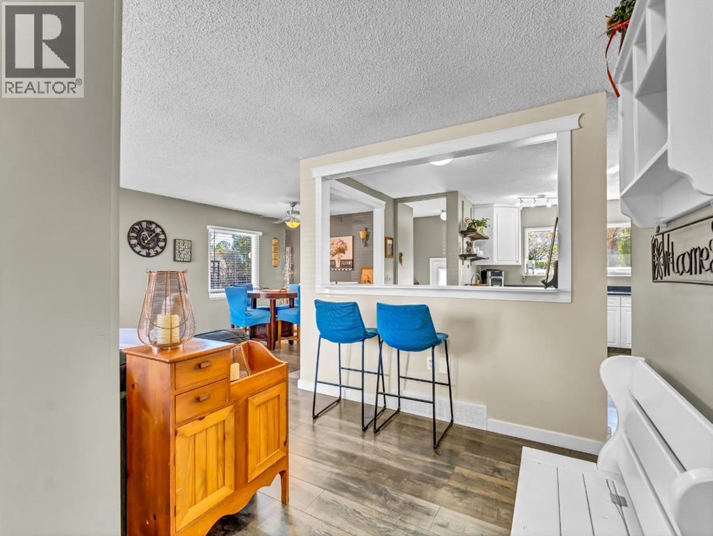 17 Ross Glen Way Se, Medicine Hat, Alberta  T1B 1N9 - Photo 5 - A2307717