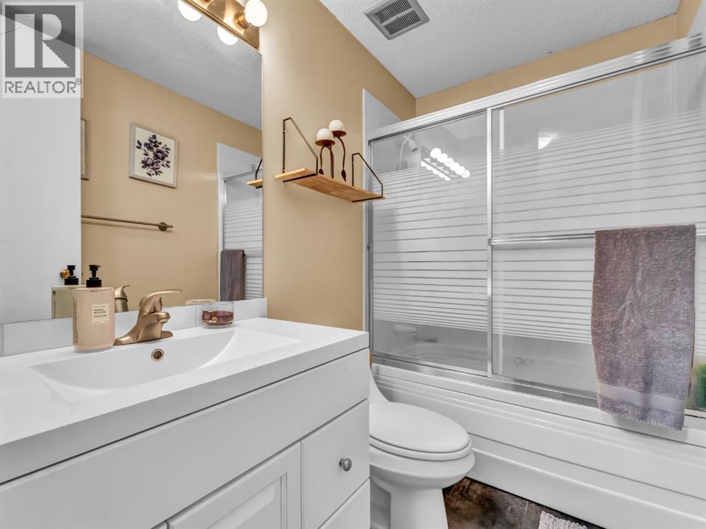 17 Ross Glen Way Se, Medicine Hat, Alberta  T1B 1N9 - Photo 23 - A2307717
