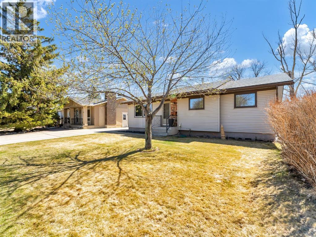 17 Ross Glen Way Se, Medicine Hat, Alberta  T1B 1N9 - Photo 4 - A2307717