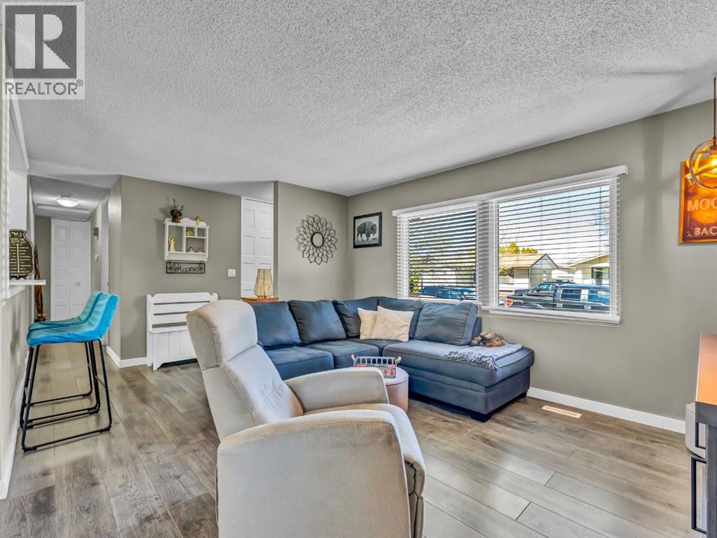 17 Ross Glen Way Se, Medicine Hat, Alberta  T1B 1N9 - Photo 10 - A2307717