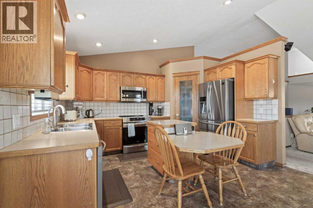 65 Canoe Circle SW, Airdrie, Alberta  T4B 2L6 - Photo 9 - A2305023