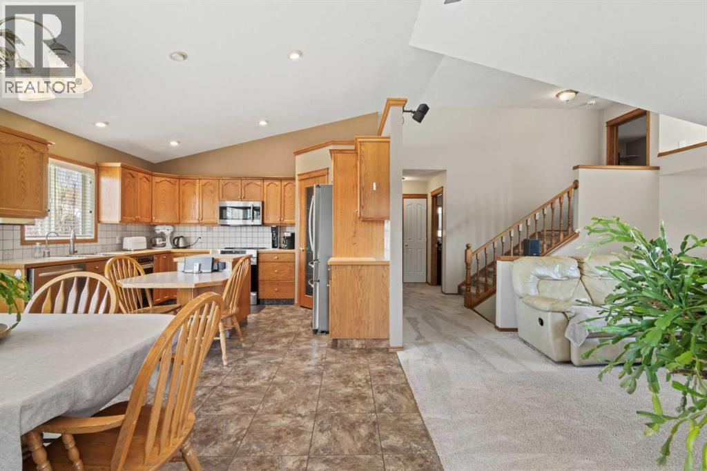 65 Canoe Circle SW, Airdrie, Alberta  T4B 2L6 - Photo 5 - A2305023