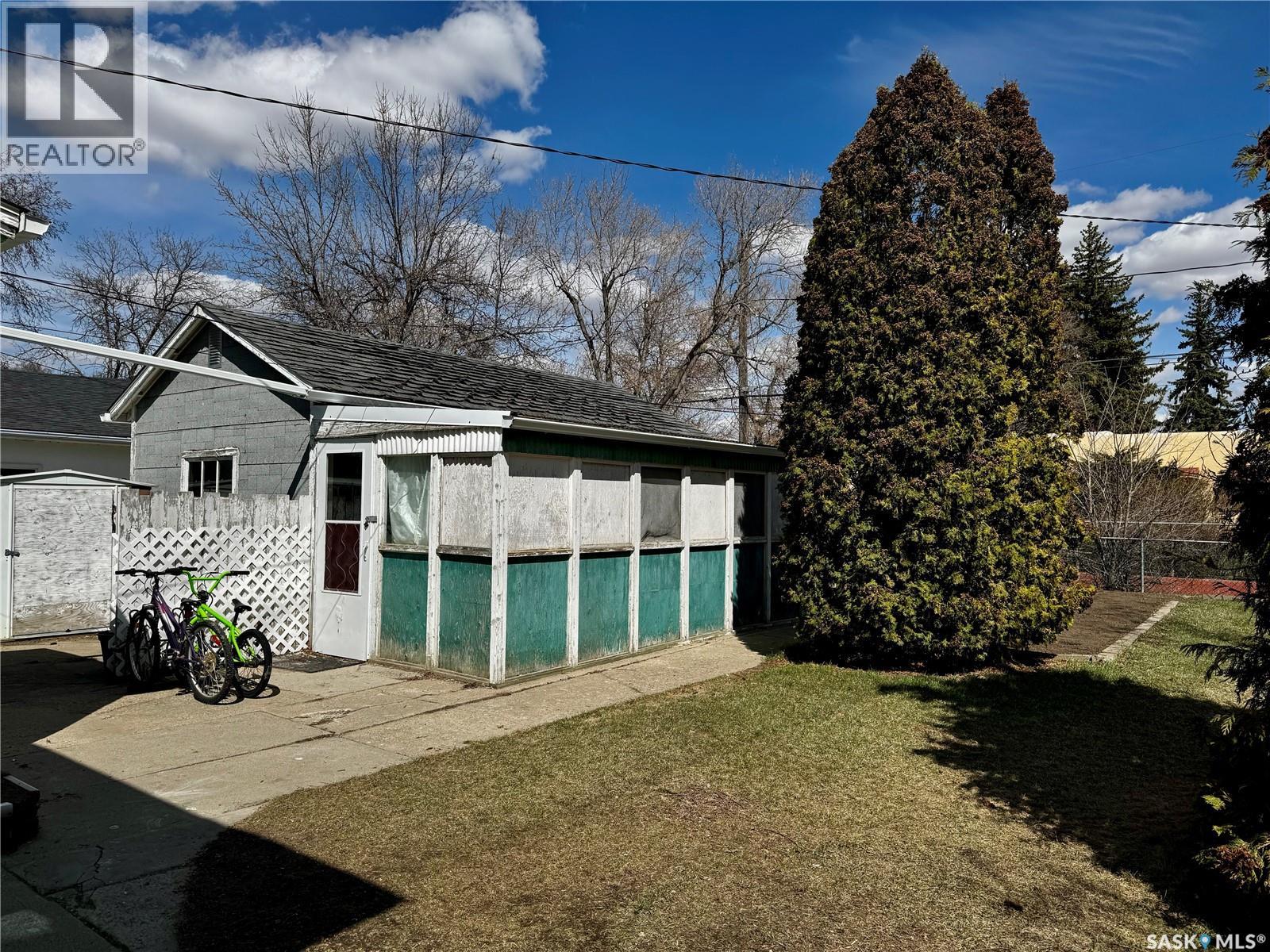305 3rd Avenue Ne, Swift Current, Saskatchewan  S9H 2G8 - Photo 20 - SK034794