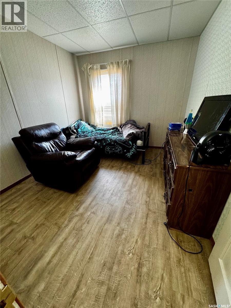 305 3rd Avenue Ne, Swift Current, Saskatchewan  S9H 2G8 - Photo 8 - SK034794