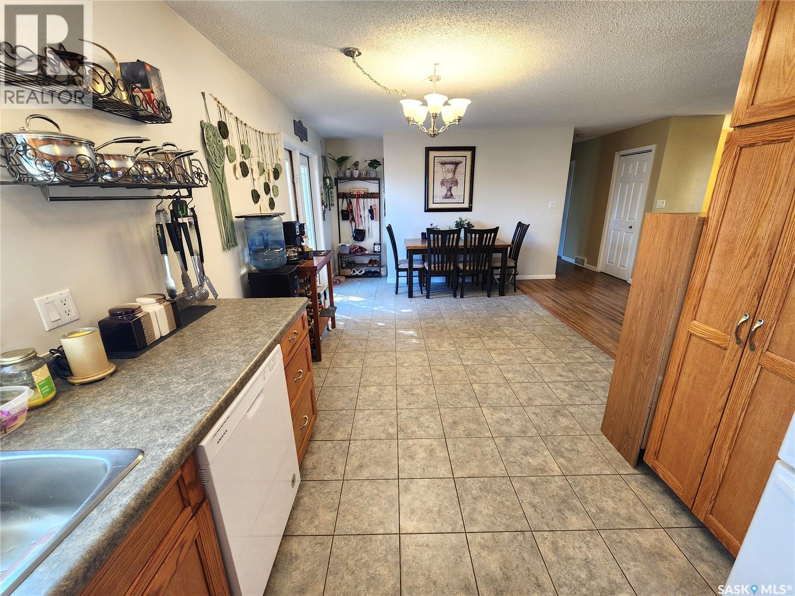 1330 8th Street, Estevan, Saskatchewan  S4A 1H6 - Photo 13 - SK034792