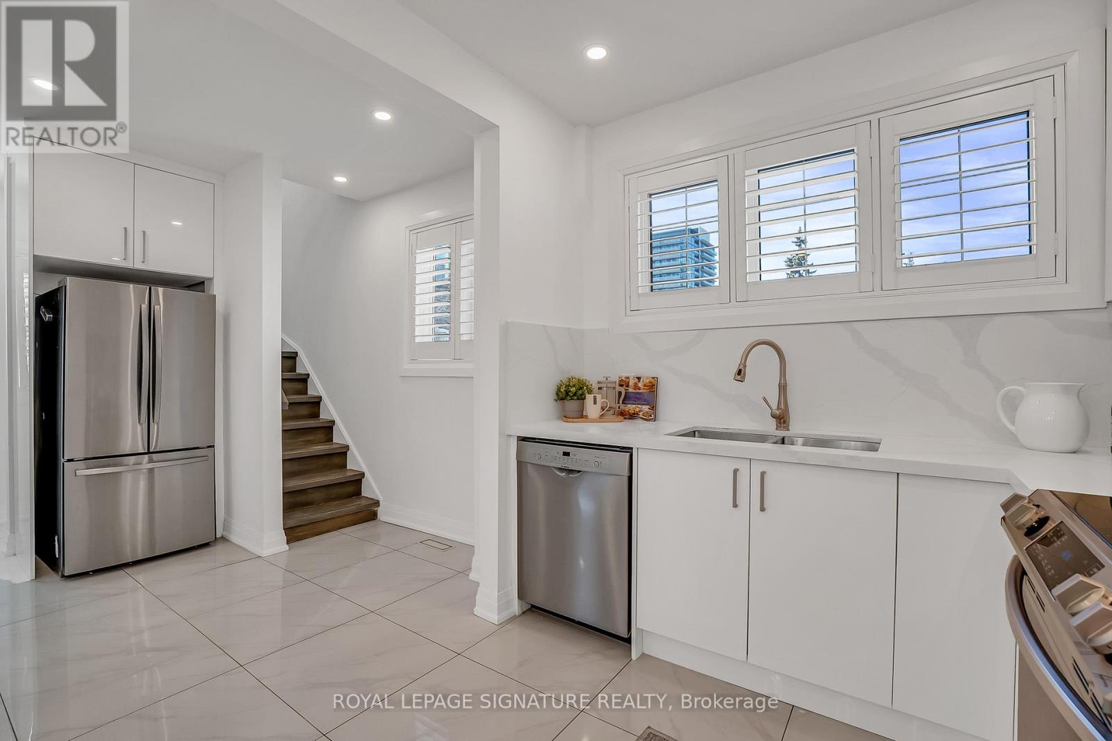 70 Clovelly Avenue, Toronto, Ontario  M6C 1Y3 - Photo 11 - C13052376