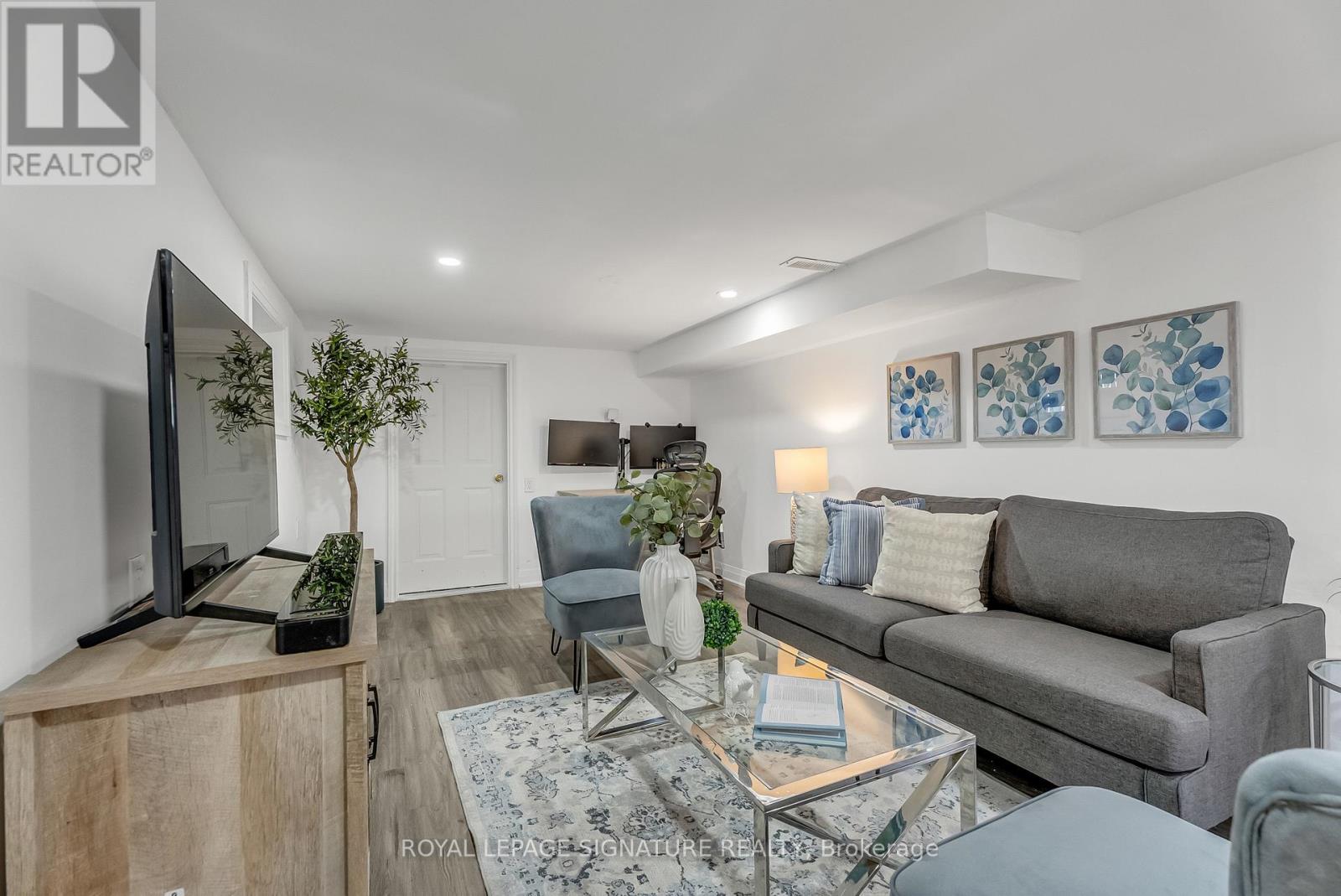 70 Clovelly Avenue, Toronto, Ontario  M6C 1Y3 - Photo 23 - C13052376