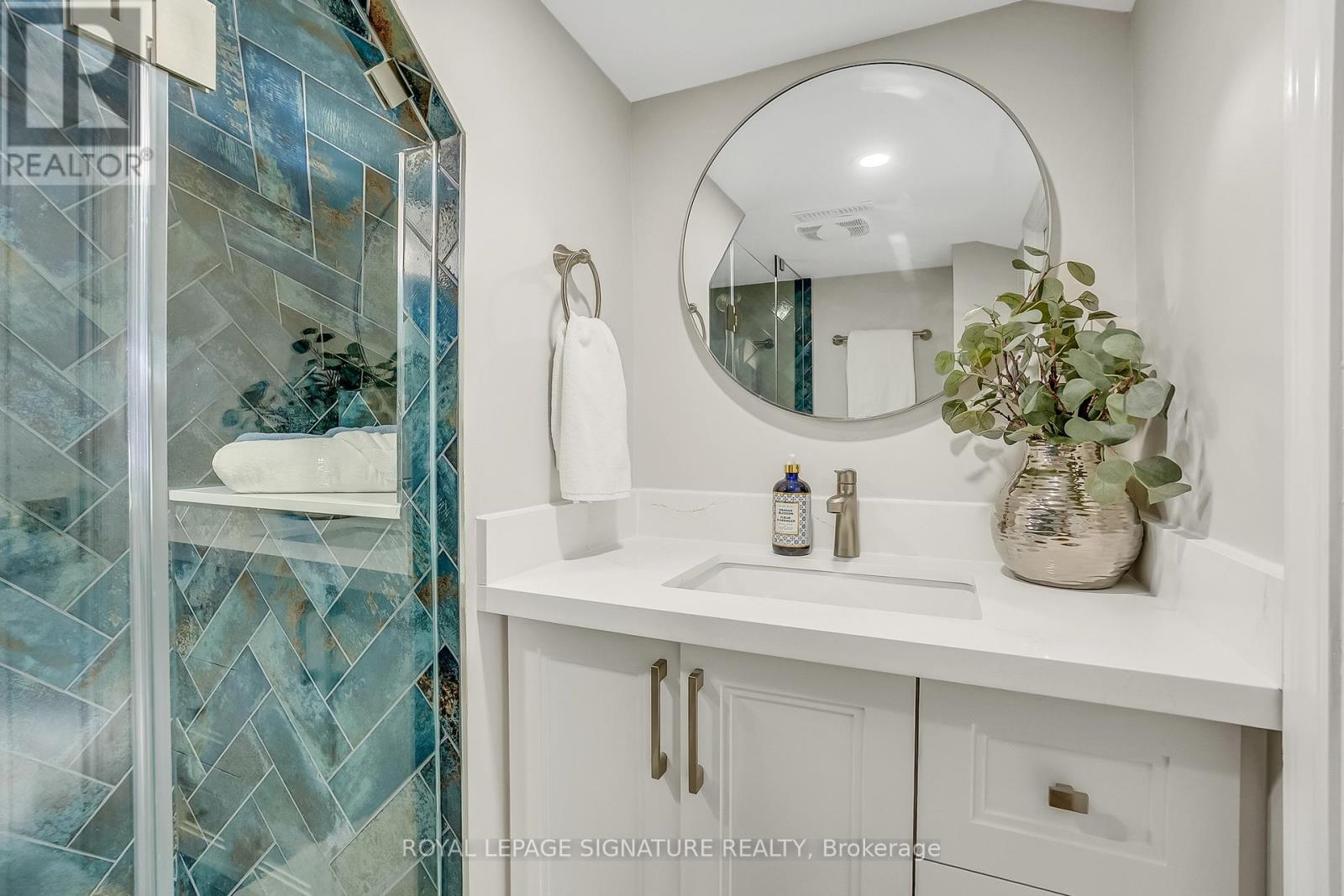 70 Clovelly Avenue, Toronto, Ontario  M6C 1Y3 - Photo 28 - C13052376