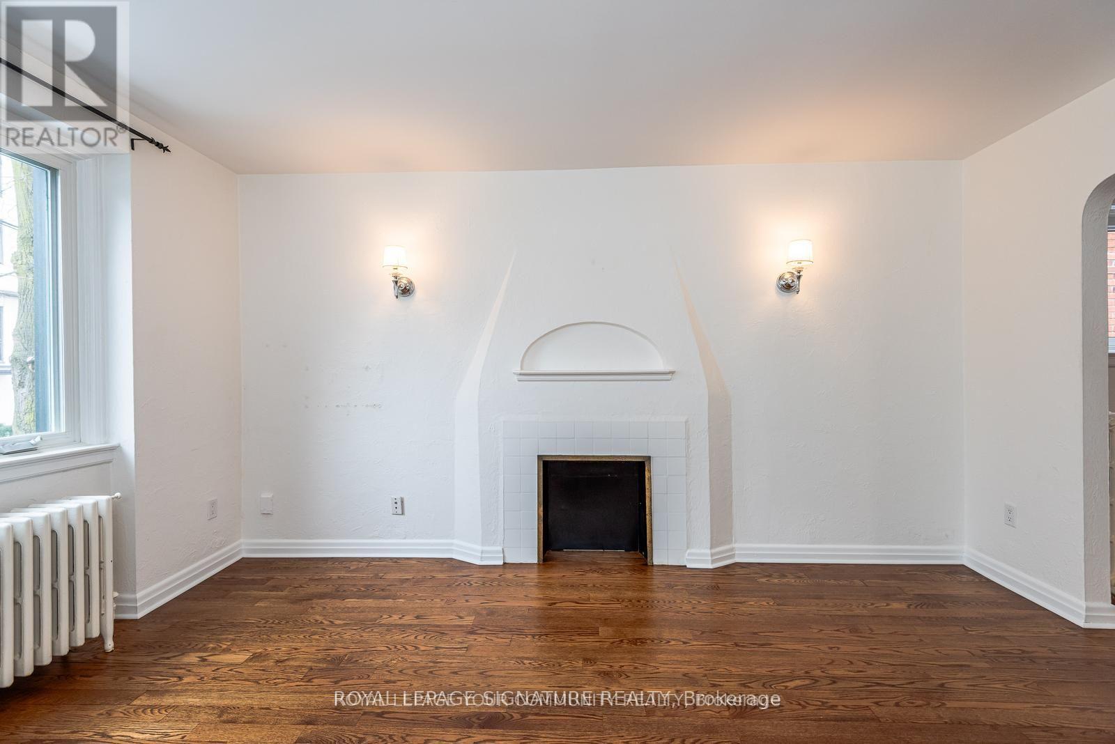 Main - 20 Strathgowan Avenue, Toronto, Ontario  M4N 1B9 - Photo 8 - C13079626