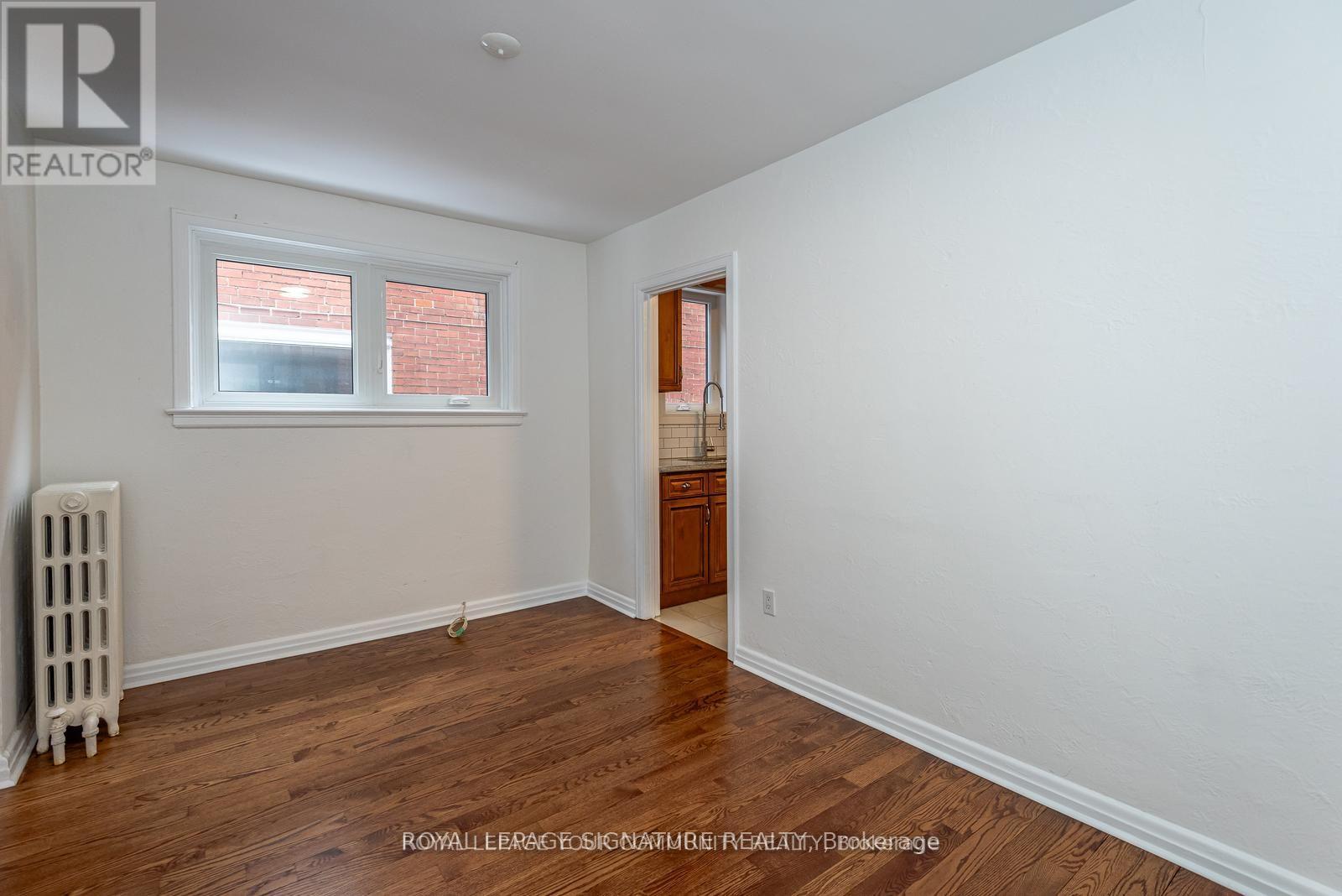Main - 20 Strathgowan Avenue, Toronto, Ontario  M4N 1B9 - Photo 15 - C13079626