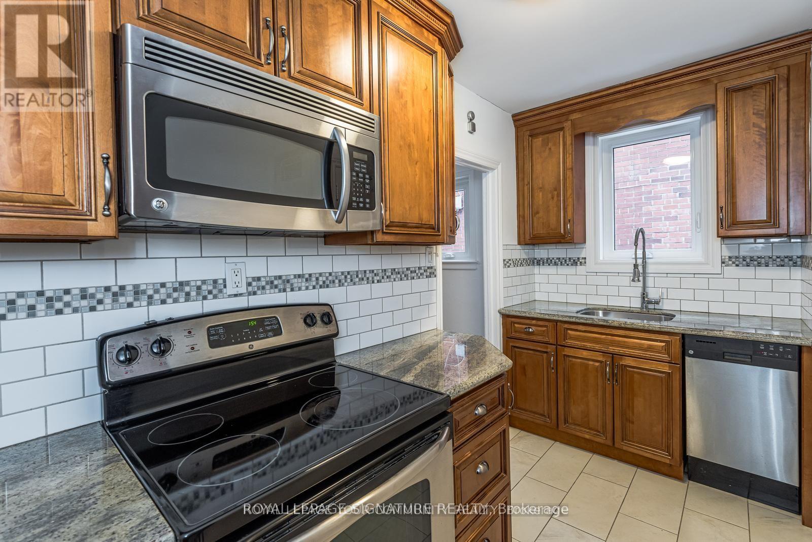 Main - 20 Strathgowan Avenue, Toronto, Ontario  M4N 1B9 - Photo 21 - C13079626